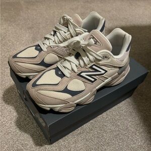 worn once. big kids new balance 9060 comes with box
